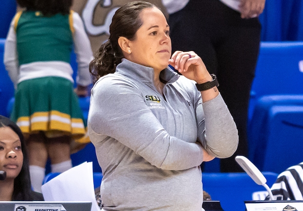 Guzzardo finishes roster