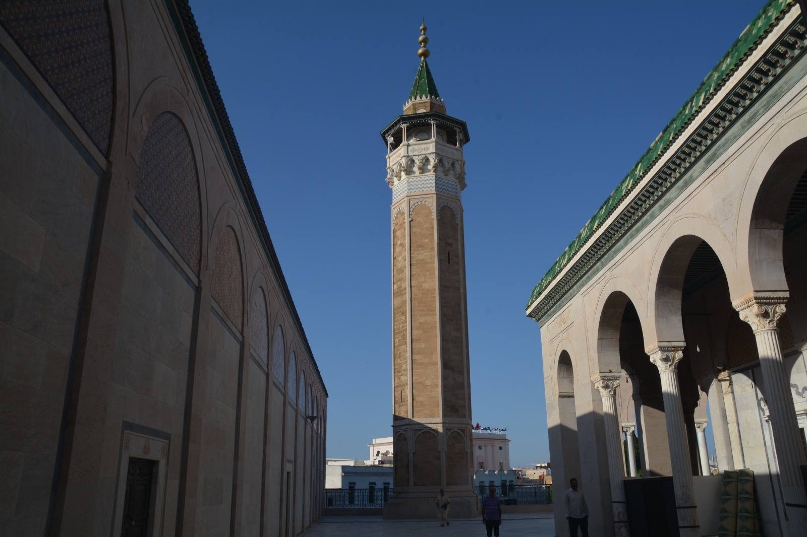 وزير الشؤون الدينية يُشرف على الاحتفال بالسنة الهجرية الجديدة بجامع صاحب الطابع ويُعاين وضعه المعماري