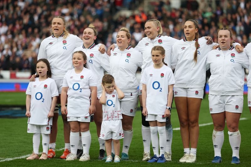 Rugby-France can do dominant England a favour by pushing them hard at Twickenham