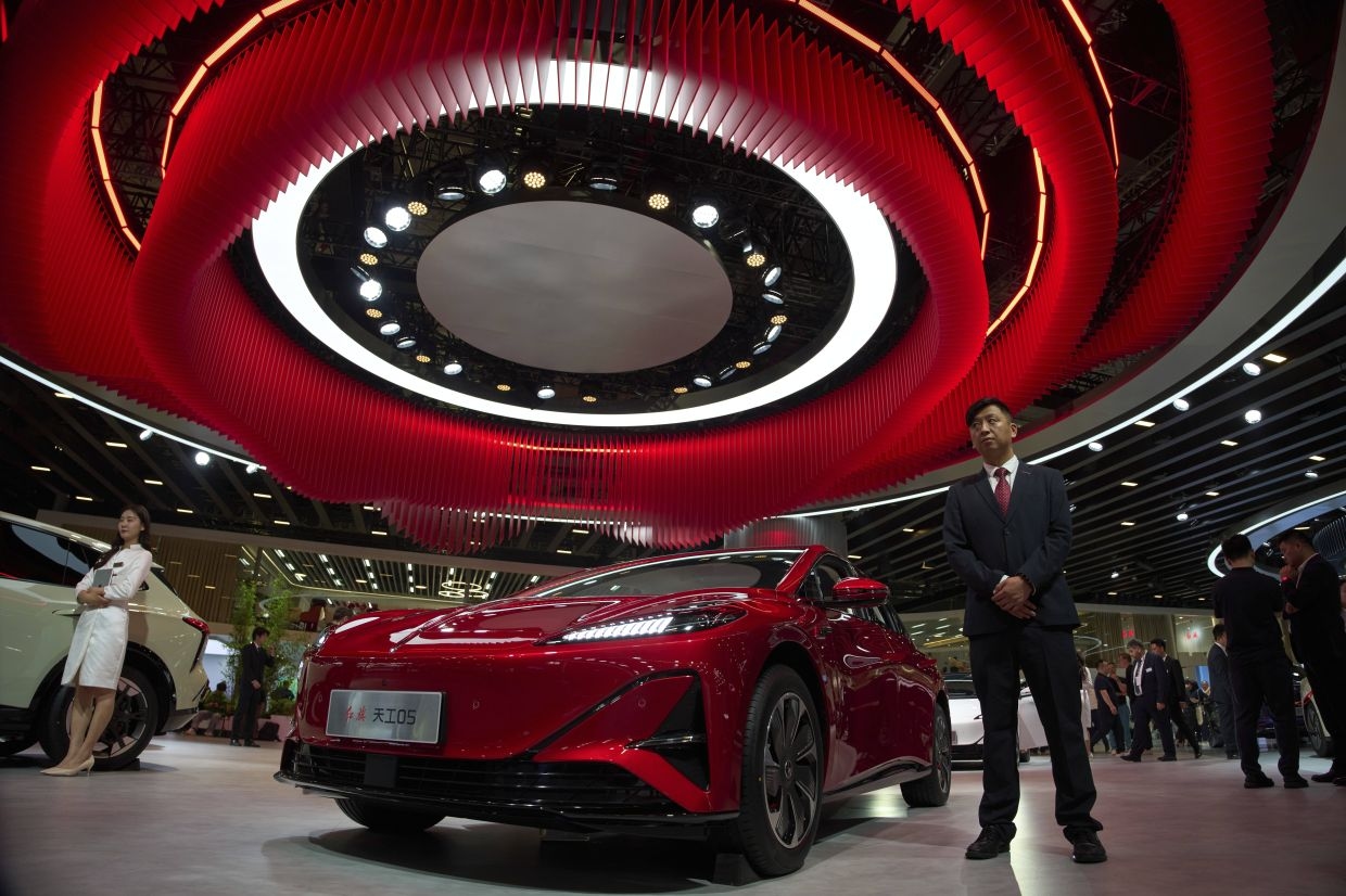 Screens, drones, massages: Shanghai flaunts the future of cars