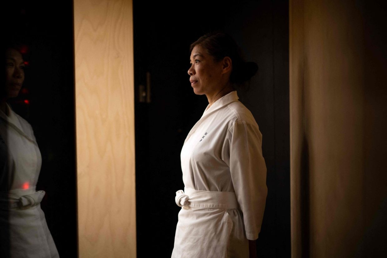 World's 1st Michelin-starred woman sushi chef fulfills promise to dying husband