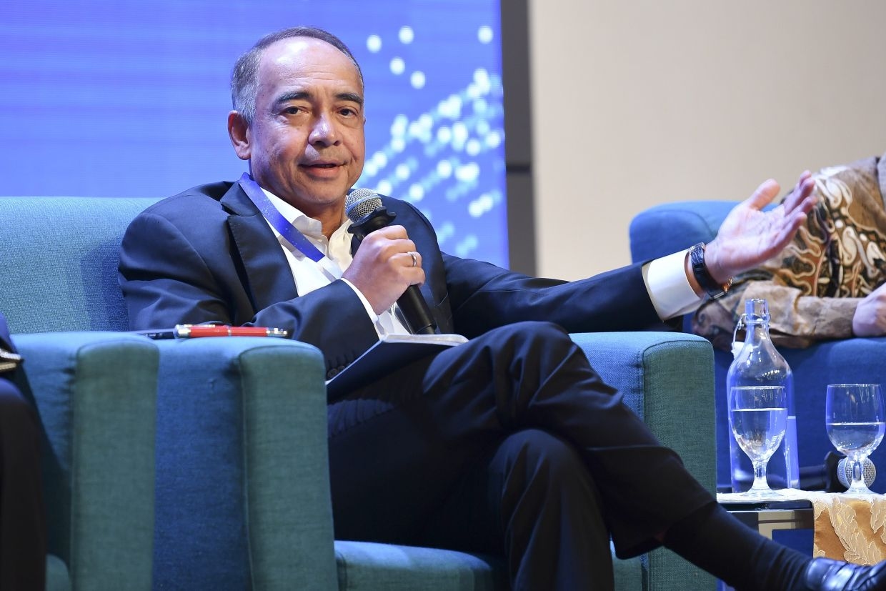 Nazir: Let's review issue of non-tariff barriers