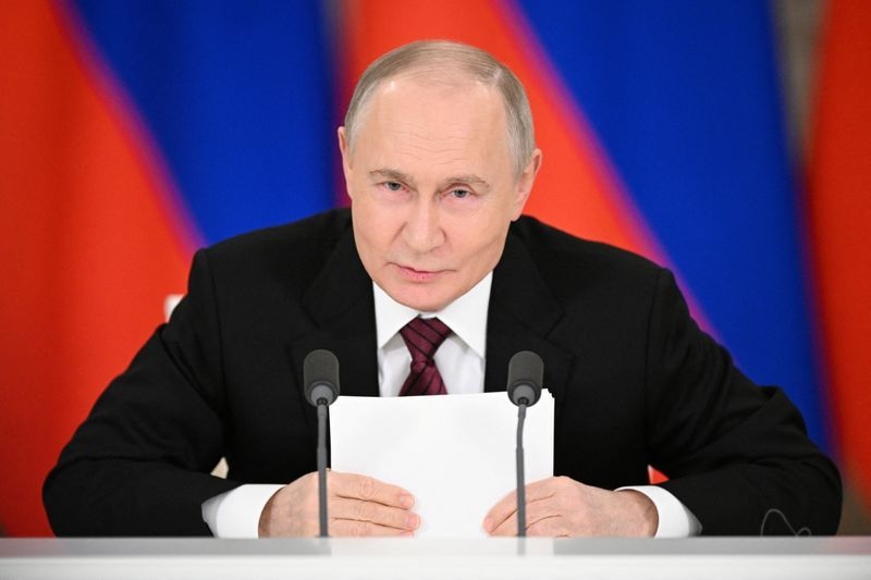 Russia's Putin proposes direct talks with Ukraine