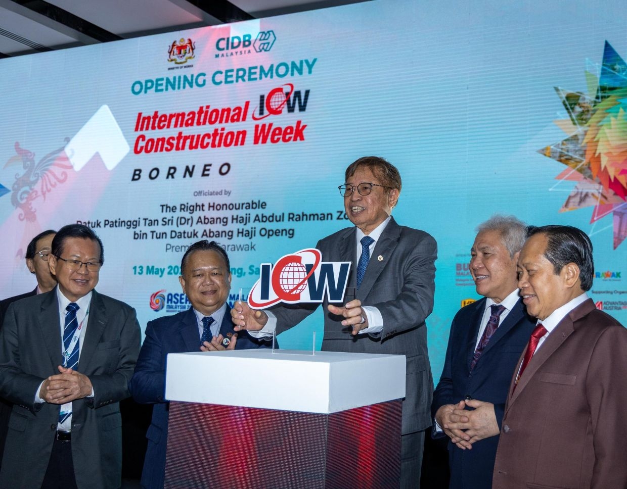 Sarawak universities to introduce construction management course under free education scheme, says Abang Johari