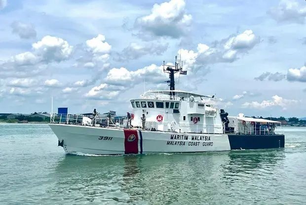 MMEA detains container ship for anchoring illegally off Sekinchan