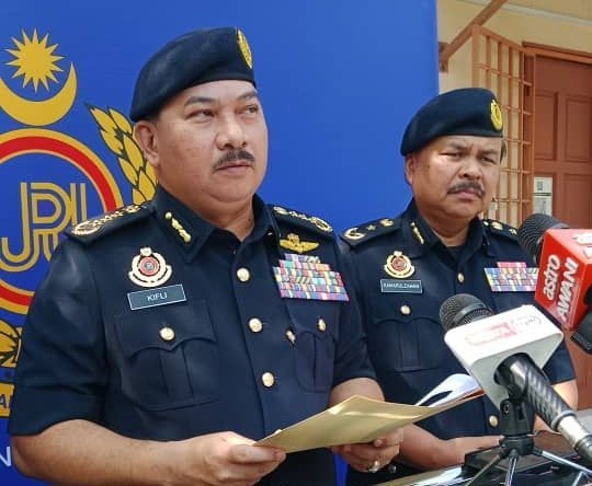 JPJ seizes tipper lorries without valid road tax since 2016 in Rawang, Cyberjaya ops