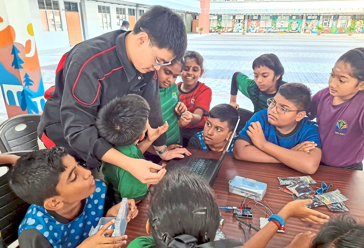 ‘Plant seeds of STEM early'