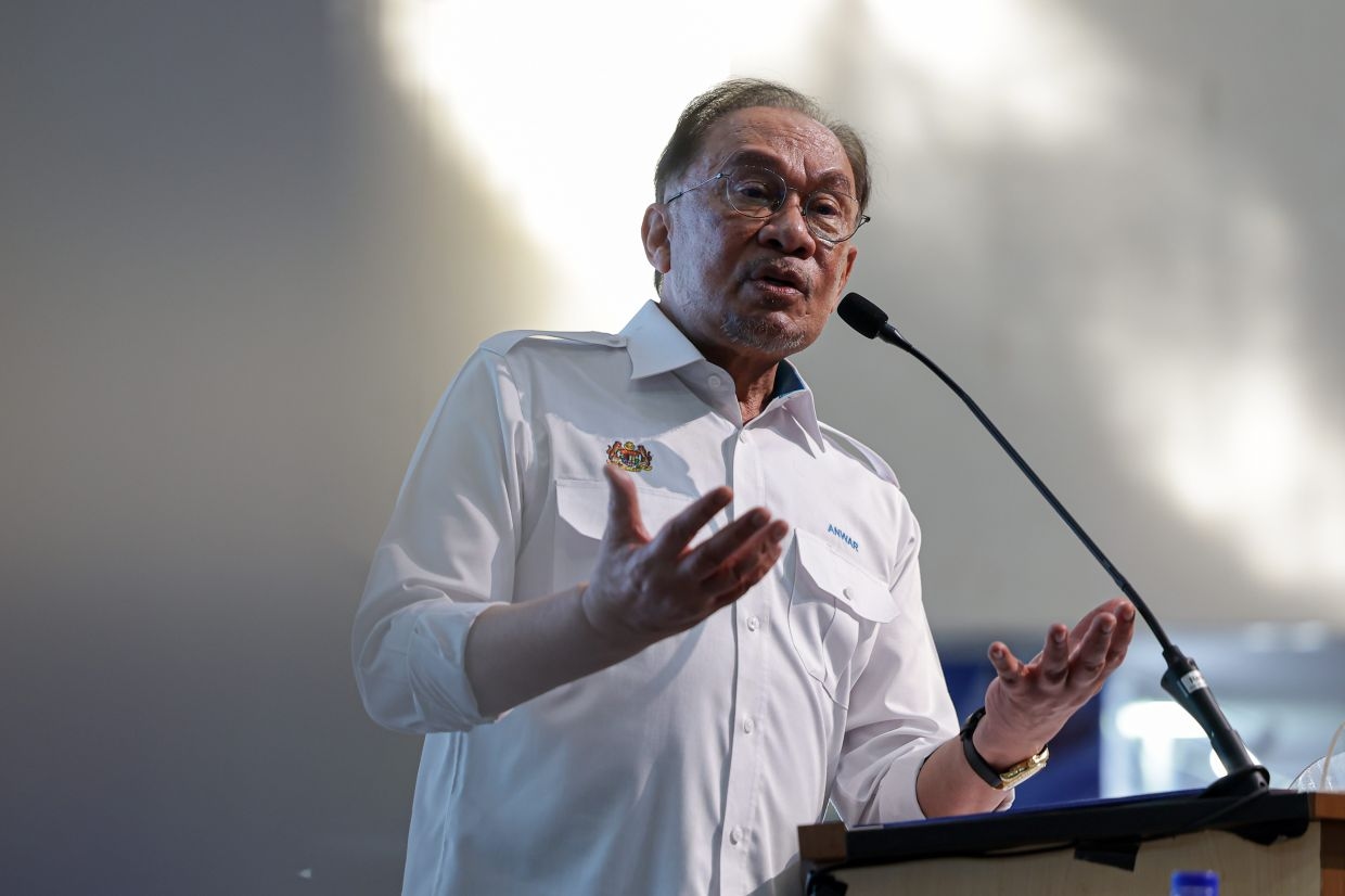 Books are a source of true knowledge, not social media, says Anwar