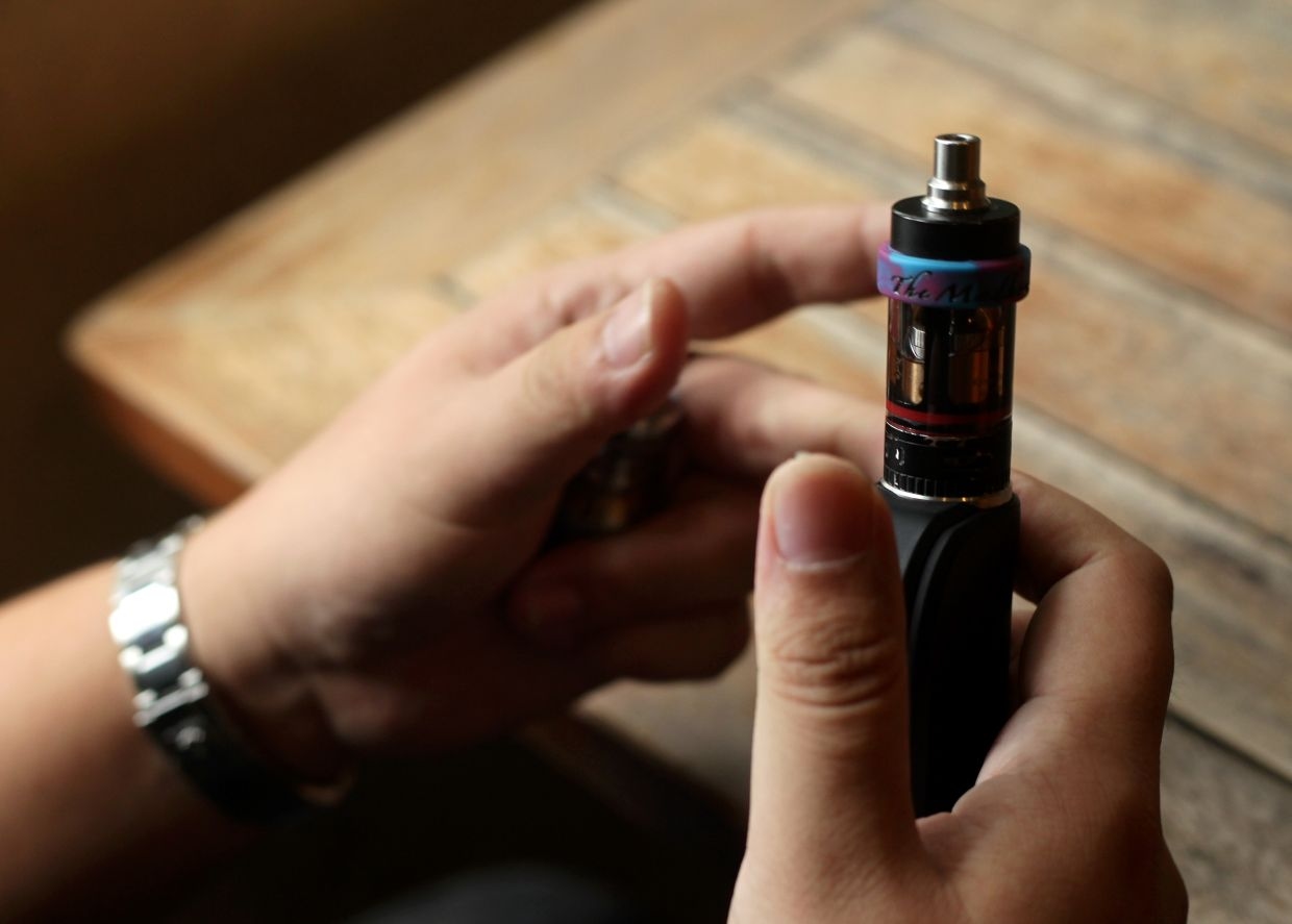 Govt must ban vapes to avoid burdening public healthcare system, says Segamat MP