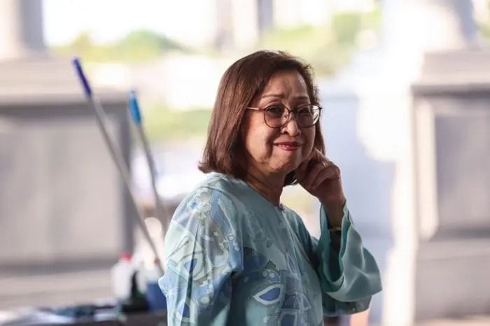 Tun Daim's widow to contest asset freeze order
