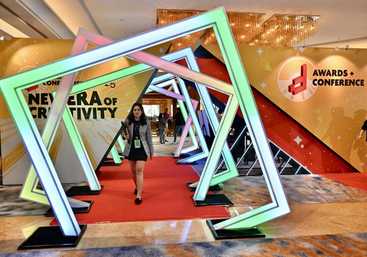 While AI gains ground, traditional search engines still have a place, say experts