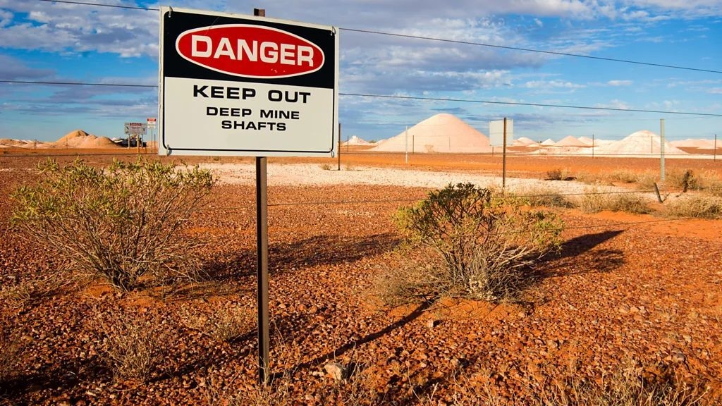 QuickCheck: Is there an Australian town that exists underground?