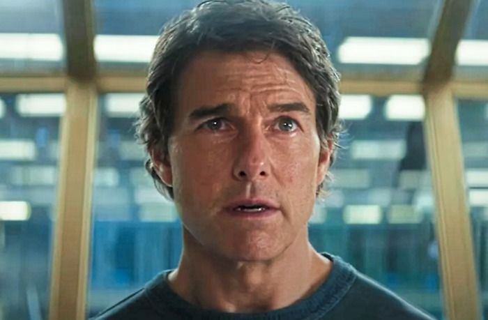 QuickCheck: Does Tom Cruise hold the record for holding his breath underwater the longest for a movie?