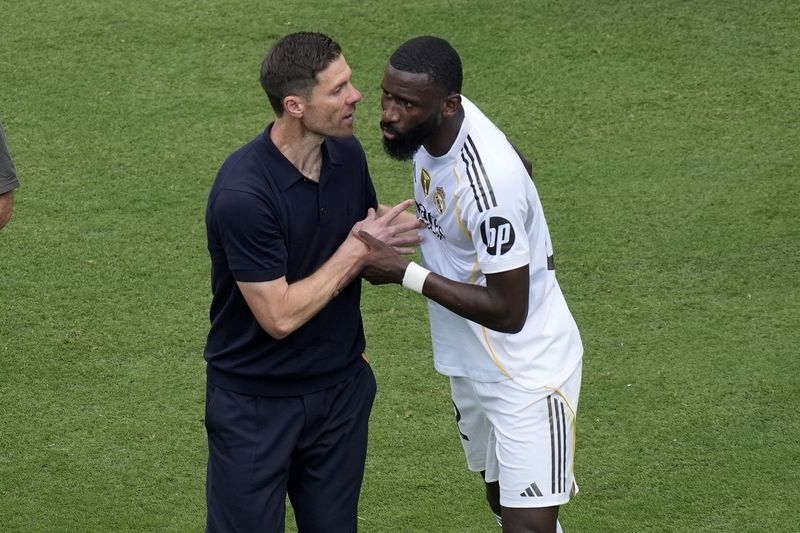 Soccer-Real coach Alonso backs Ruediger after he suffered alleged racist abuse
