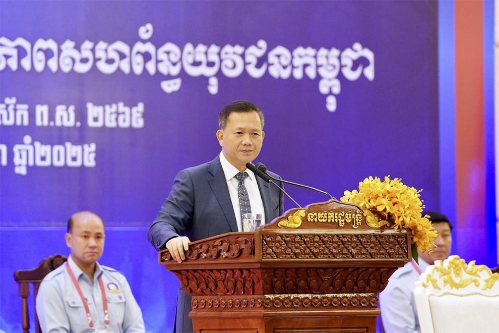 Cambodian PM Manet thanks his people for maintaining dignity during Thai dispute