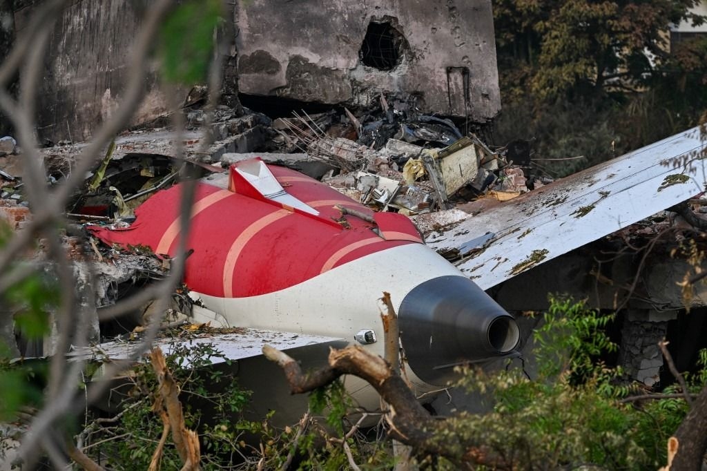 India recovers data from black boxes after deadly crash