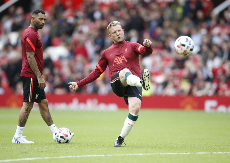 Soccer-Dirk Kuyt gets new coaching job in the Netherlands