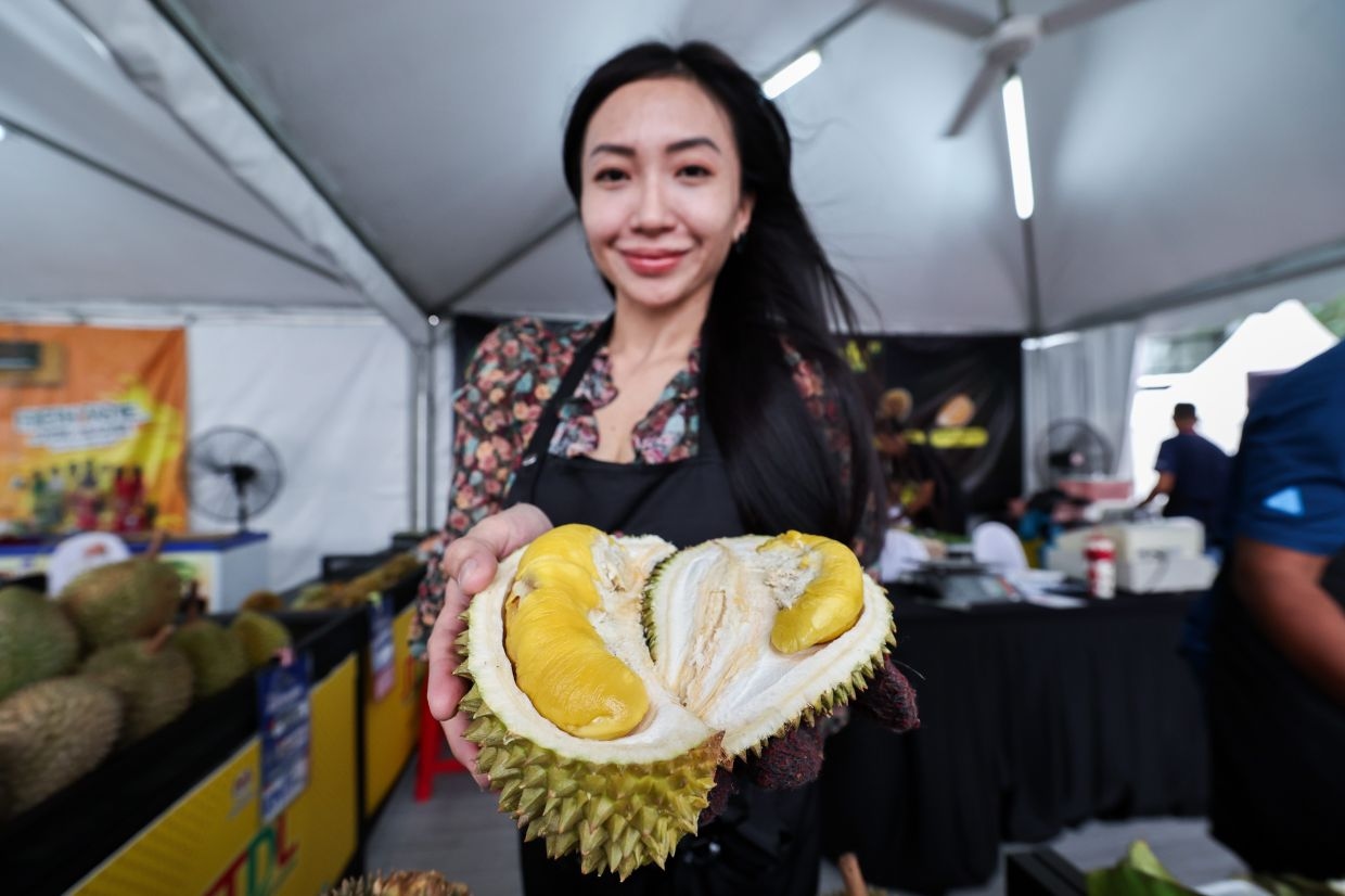 Durian frenzy: 3 tonnes sold in 12 hours at Johor carnival
