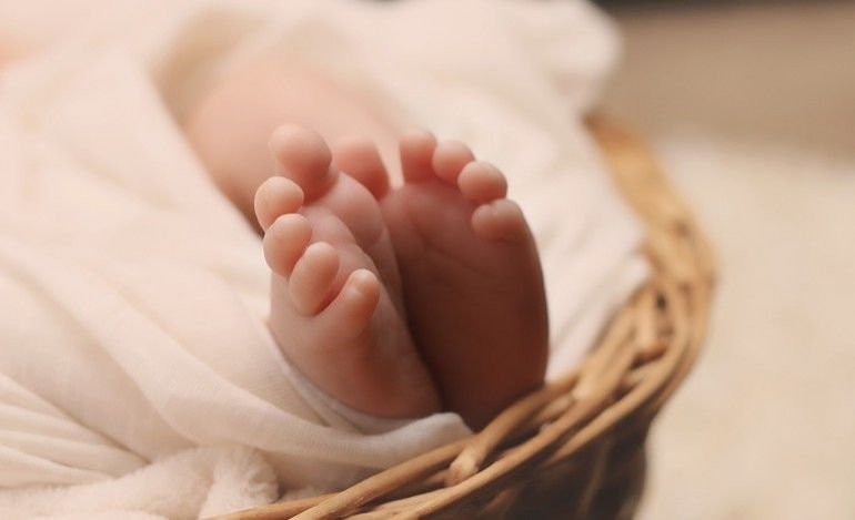 Kuala Selangor cops investigating discovery of newborn baby left by roadside