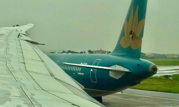 Vietnam Airlines suspends pilots after planes collide at Hanoi airport