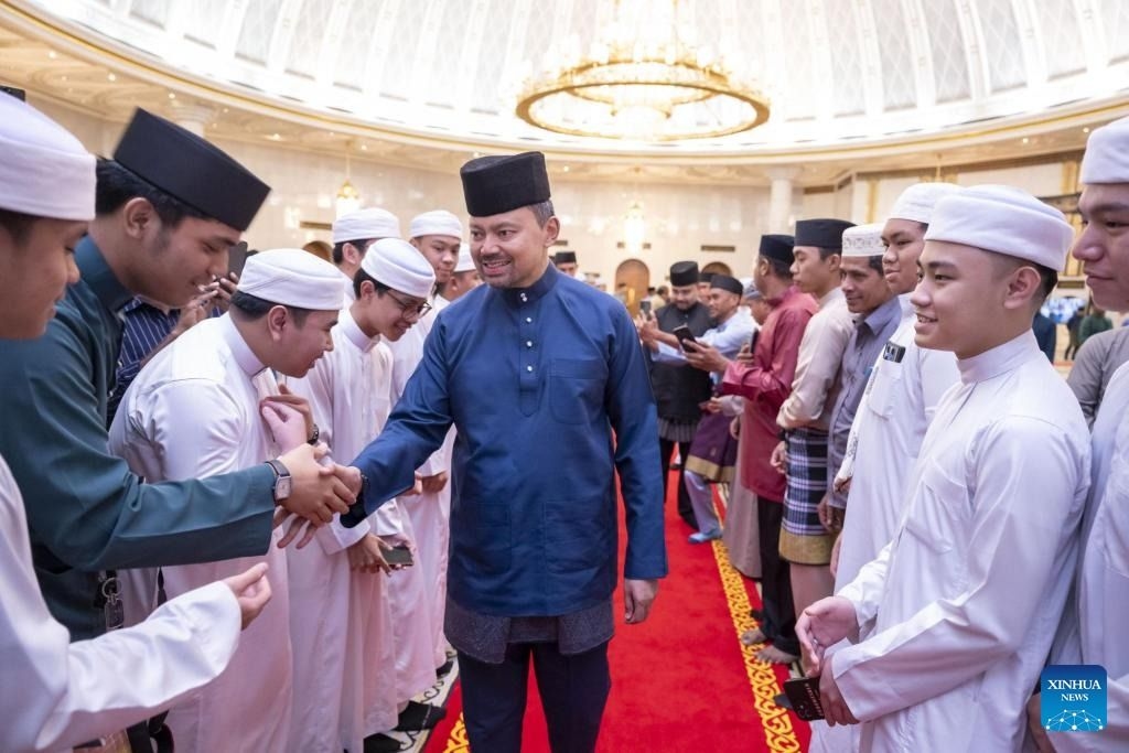 Brunei crown prince joins new Islamic year prayer