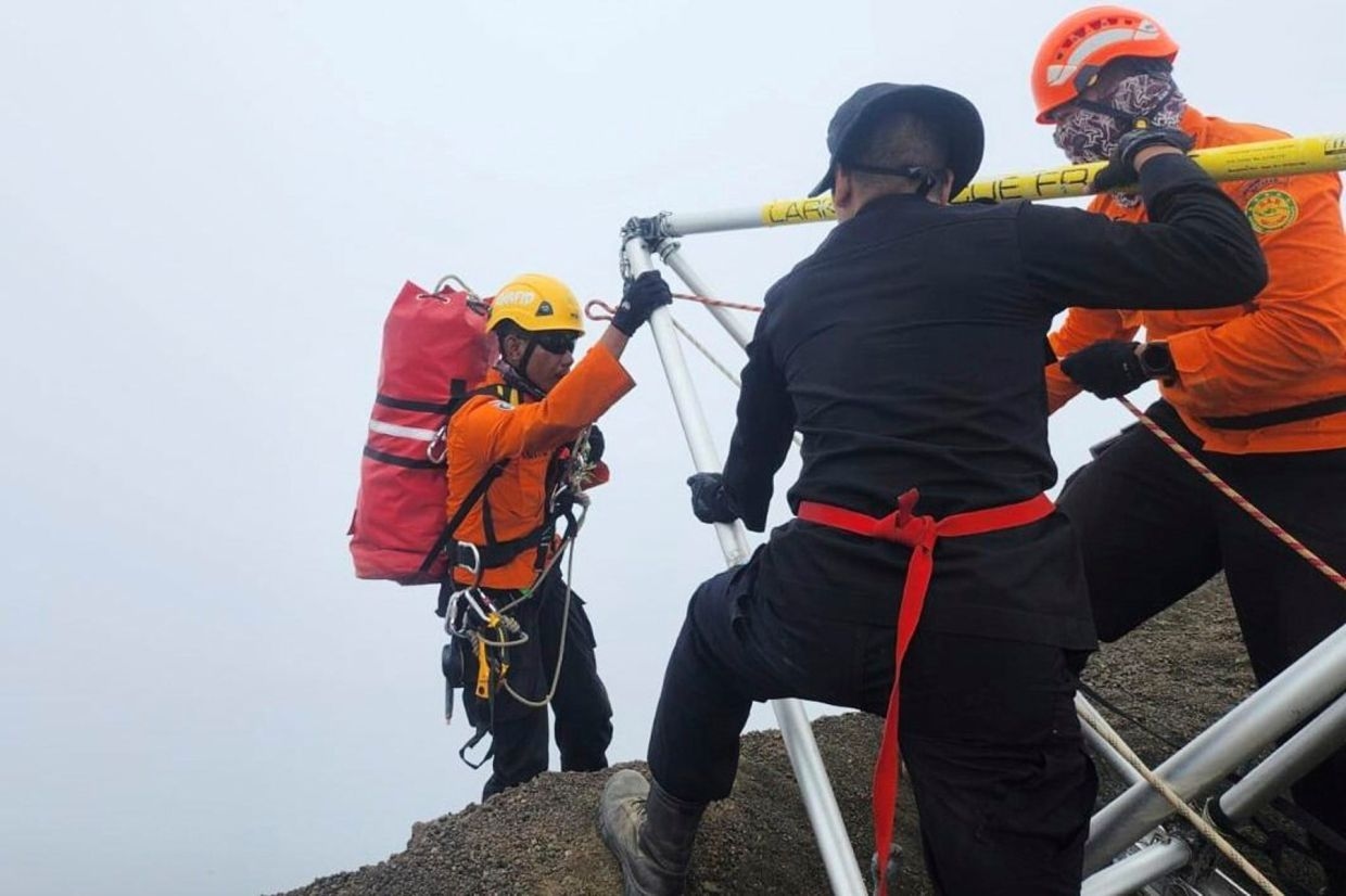 Indonesian urges safer hiking after tourist death on Mount Rinjanil; Malaysian hiker rescued after suffering injury at same mountain