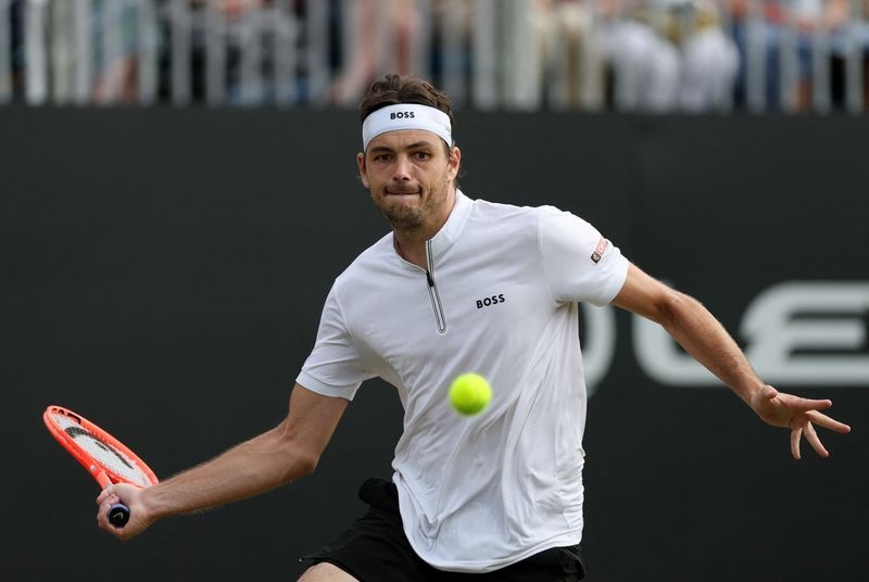 Tennis-Fritz beats Brooksby to defend Eastbourne title