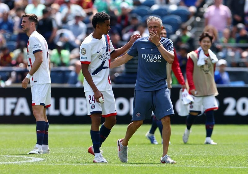 Soccer-Master meets maestro as Luis Enrique prepares PSG for Messi challenge