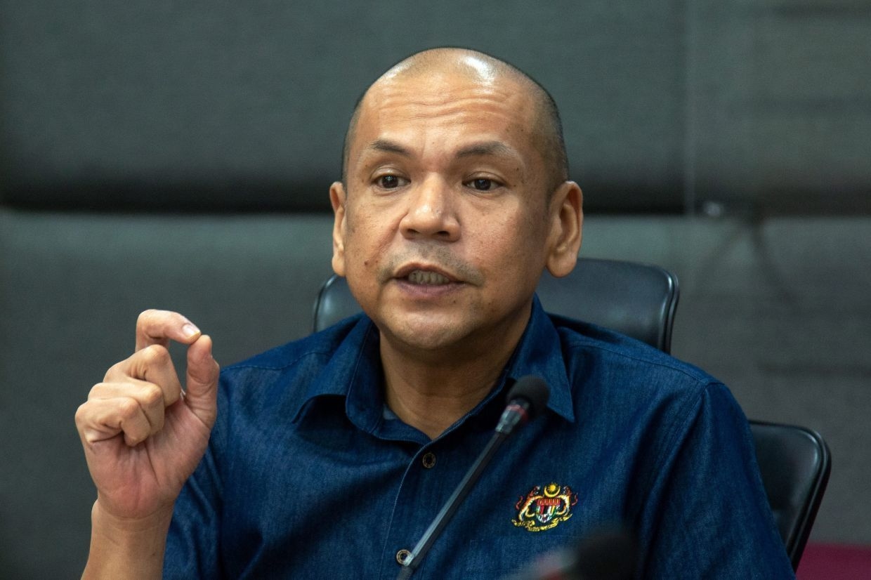 Small-time food traders can continue using subsidised gas, says Armizan