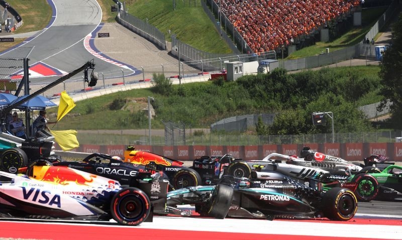 Motor racing-Azerbaijan GP on a Saturday in 2026, F1 to test in January