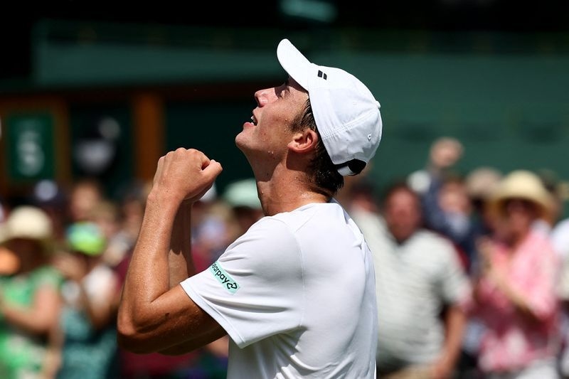 Tennis-British qualifier Tarvet enjoys dream Wimbledon debut