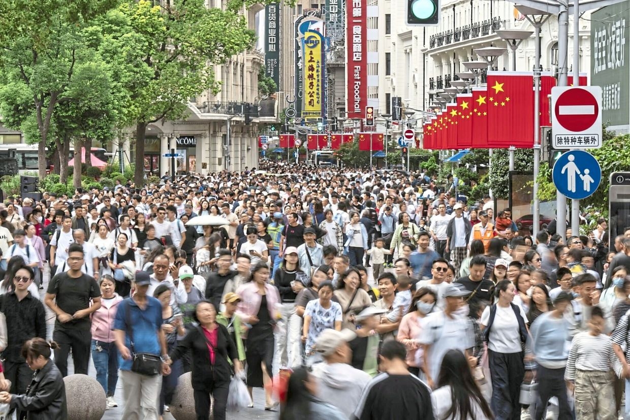 Global investors double down on Chinese assets