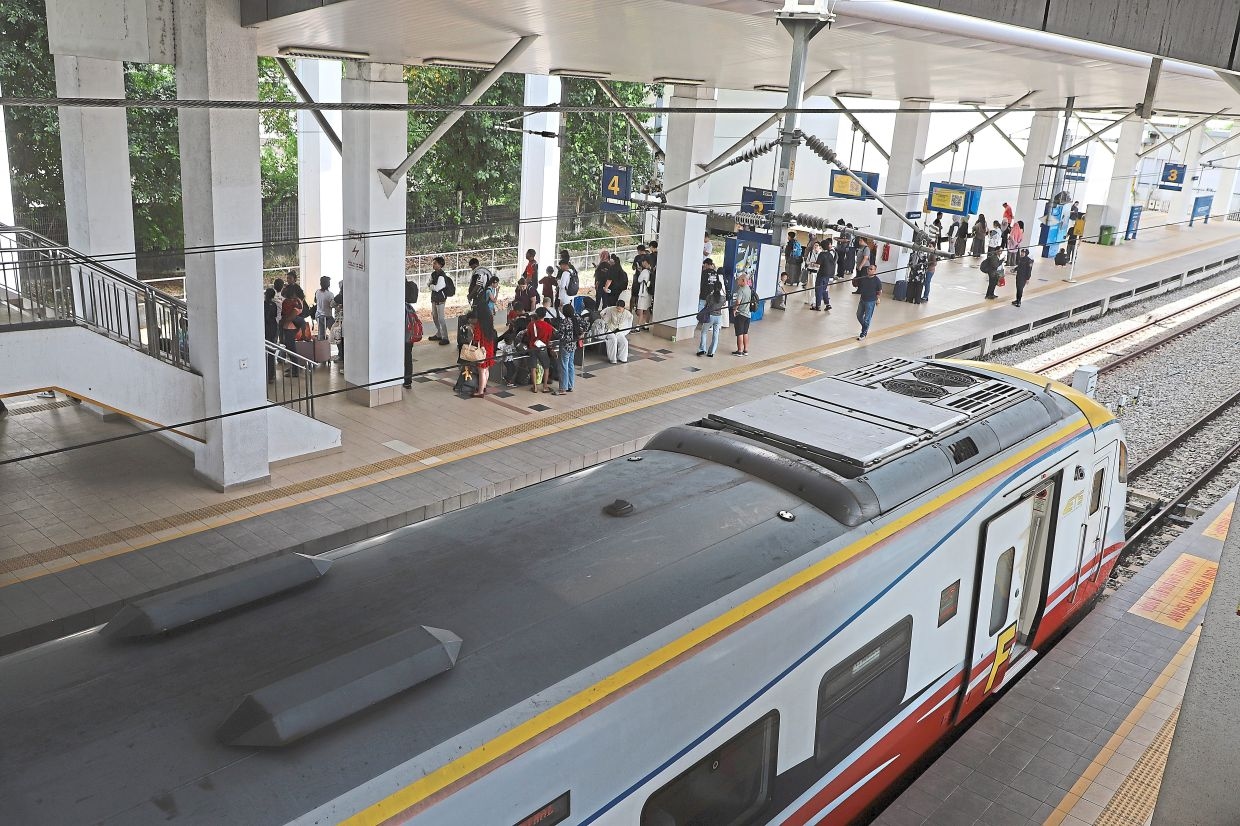 Train delay due to cable thefts