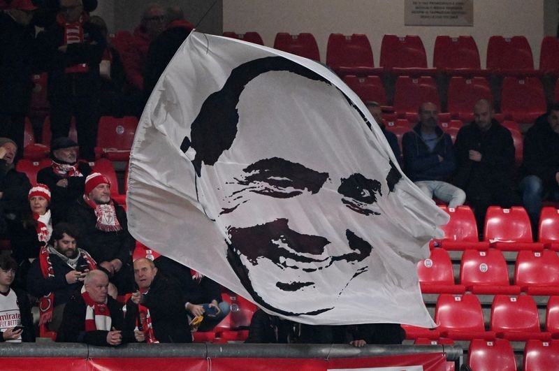 Soccer-Italy's Berlusconi family sells Monza to U.S-based fund Beckett Layne
