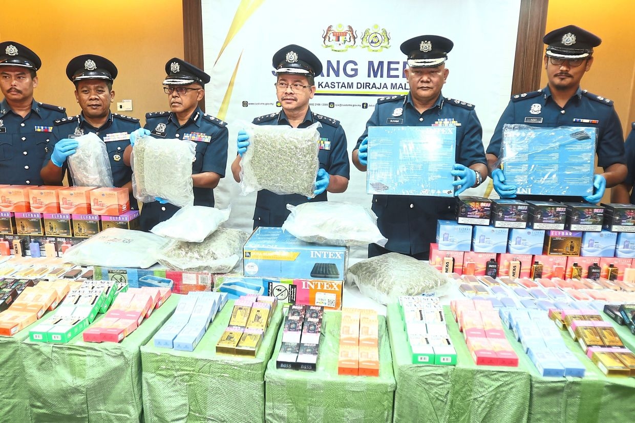 Drugs and sports car caught in Customs net