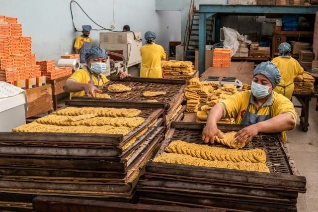 Indonesian manufacturing slows down as demand fizzles further