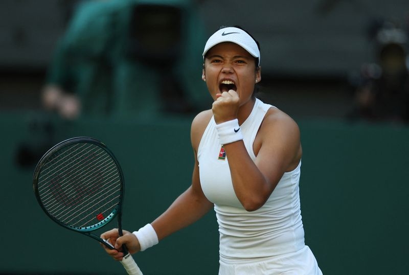 Tennis-Normality returns to Wimbledon as Alcaraz and Sabalenka ease through