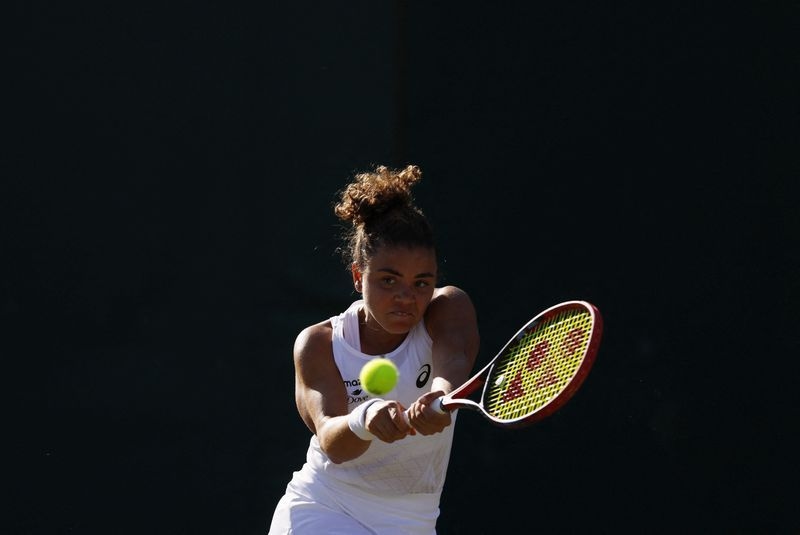 Tennis-Rakhimova knocks Paolini out in Wimbledon second round