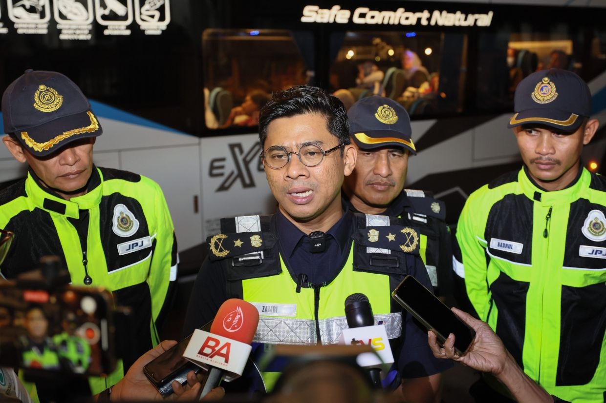 Express bus driver, three passengers given summonses for not wearing seatbelts