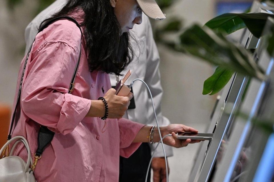 Japanese airlines to ban power banks in overhead compartments from July 8