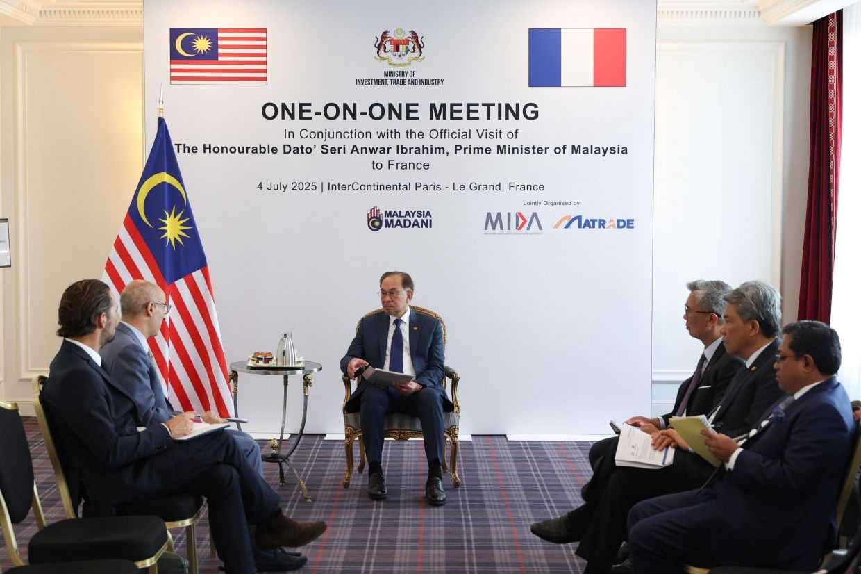 Proposed carbon tax won't hinder companies investing in Malaysia, PM Anwar assures French industry leaders