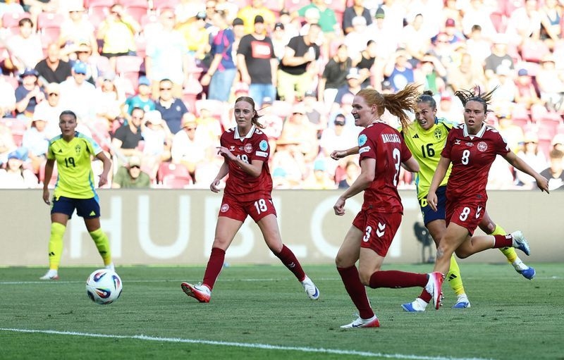 Soccer-Angeldahl strike ensures 1-0 win for Sweden over Denmark in Women's Euros
