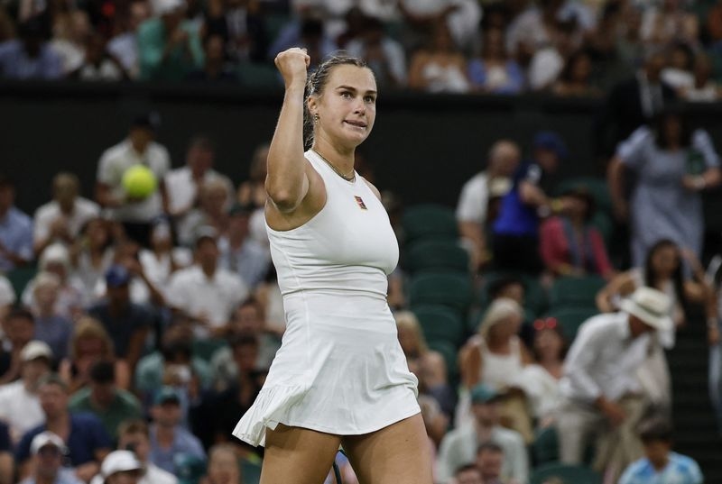 Tennis-Sabalenka douses Raducanu fire to reach fourth round