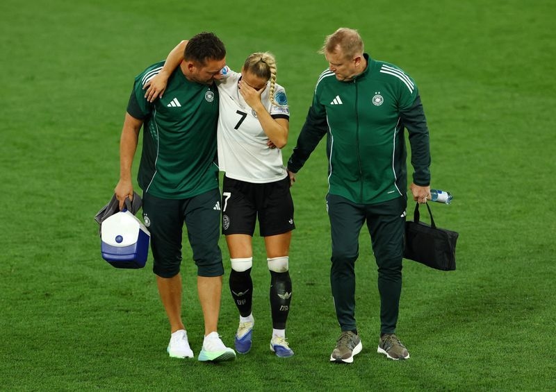 Soccer-Gwinn injury throws shadow over Germany's win at Women's Euros