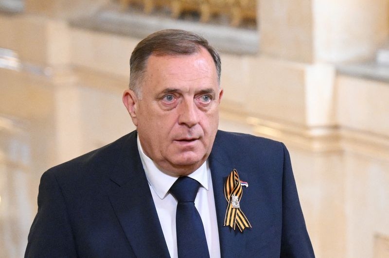 Bosnia's prosecutor lifts arrest warrant against separatist Serb leader