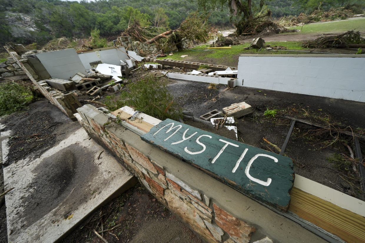 Floods turned Texas camp into a nightmare, 27 girls still missing