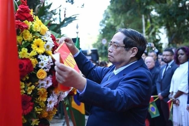Vietnamese Prime Minister pays floral tribute to President Ho Chi Minh in Brazil