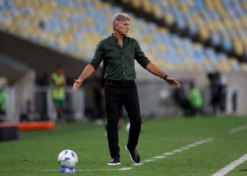 Soccer-Fluminense coach turns underdogs Fluminense into Club World Cup challengers