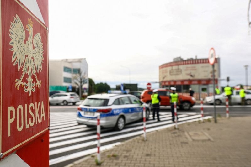 Poland imposes checks on German and Lithuanian borders amid migration fears
