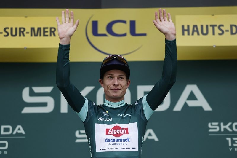 Cycling-Sprinter Philipsen crashes out of Tour two days after winning first stage